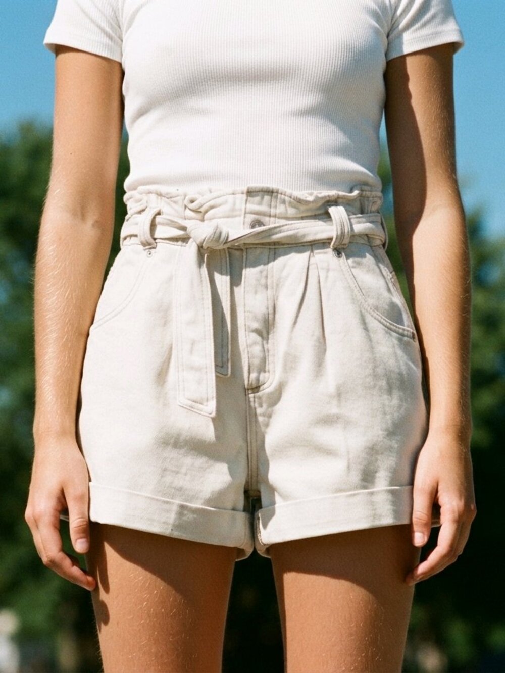 Free People Paperbag Denim Shorts Size S Cream Tan EUC